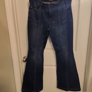 Stretch flare jeans